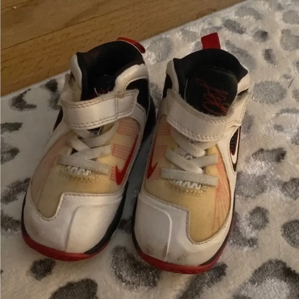 Nike‎ 6c